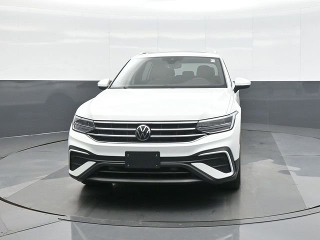 Used 2022 Volkswagen Tiguan SE image 2