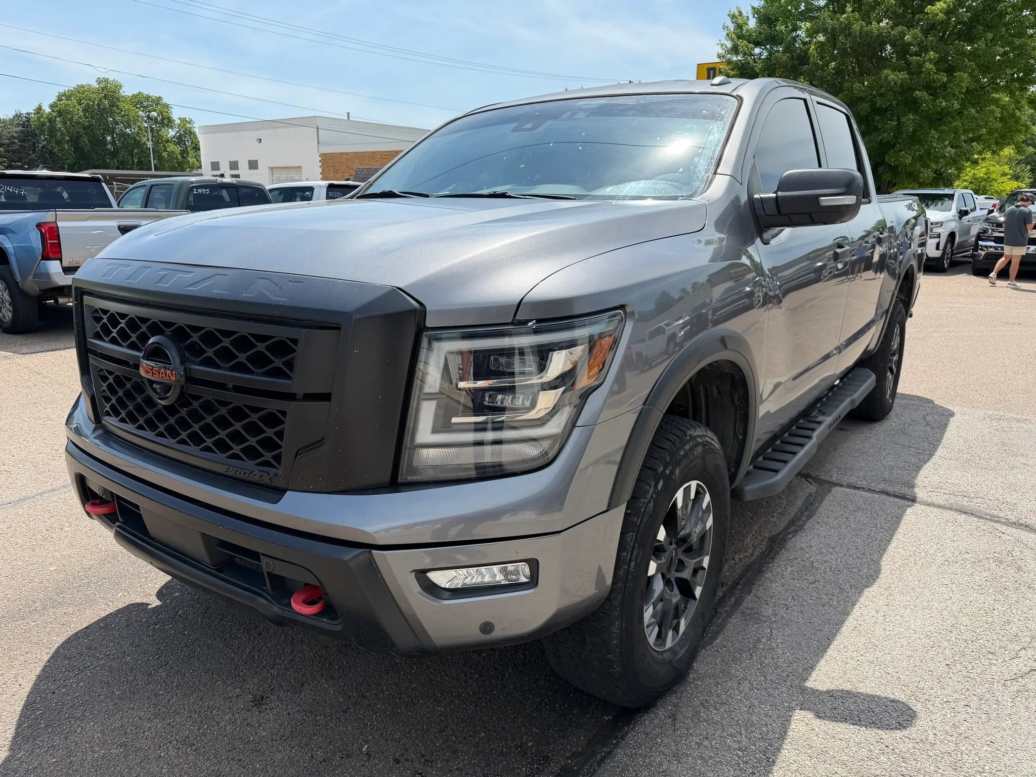Used 2020 Nissan Titan PRO-4X w/ Pro-4x Convenience Package AWD/4WD image 4