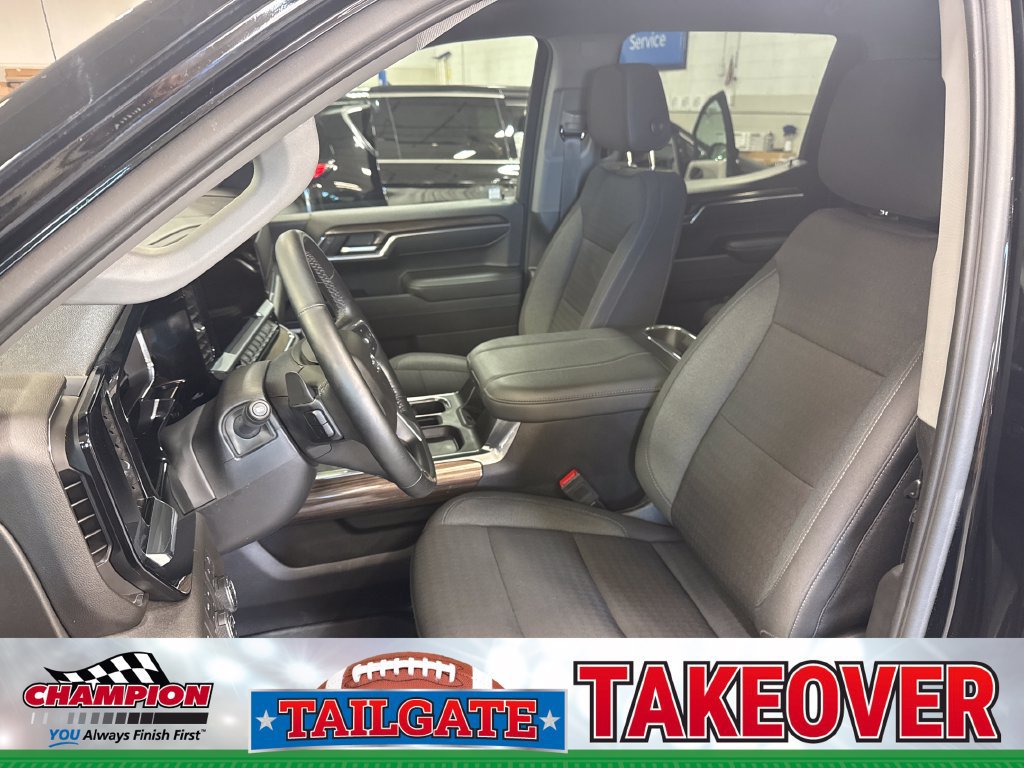 Used 2023 Chevrolet Silverado 1500 RST AWD/4WD image 15