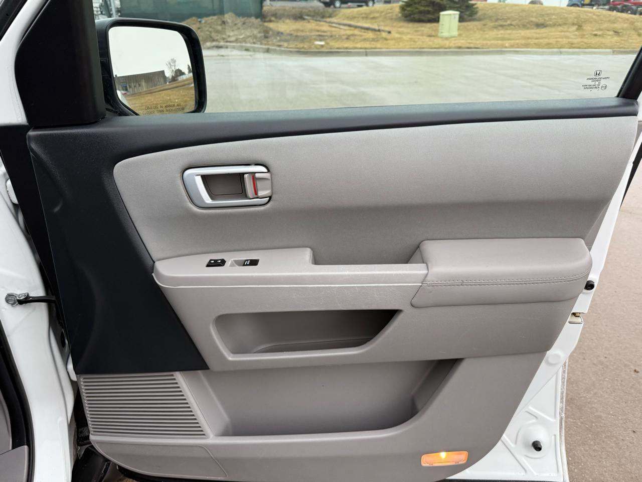 Used 2013 Honda Pilot LX image 24