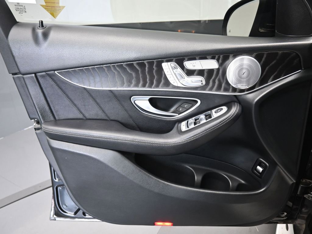 Used 2018 Mercedes-Benz GLC 300 4MATIC Coupe image 9