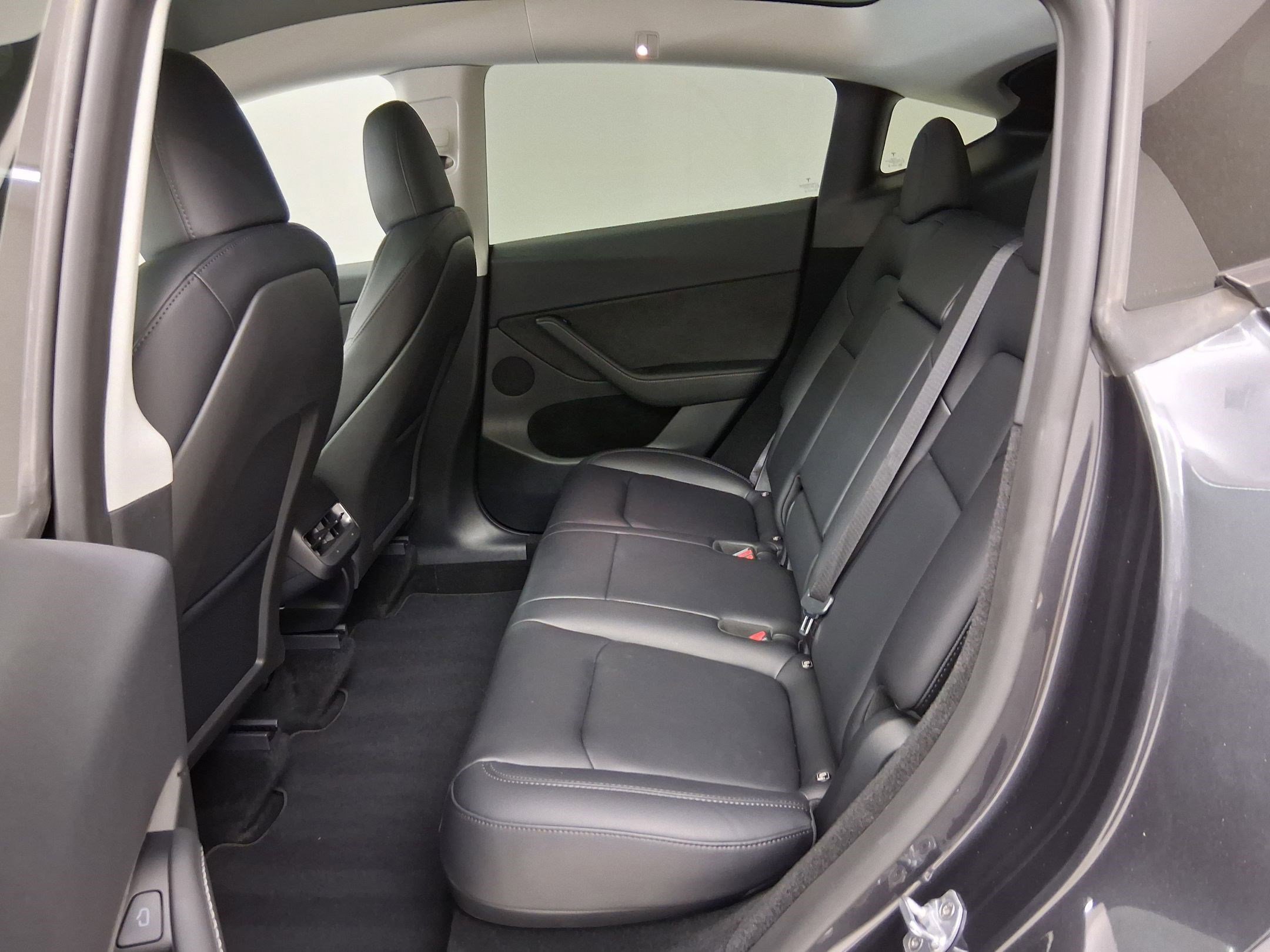 Used 2024 Tesla Model Y Long Range image 13