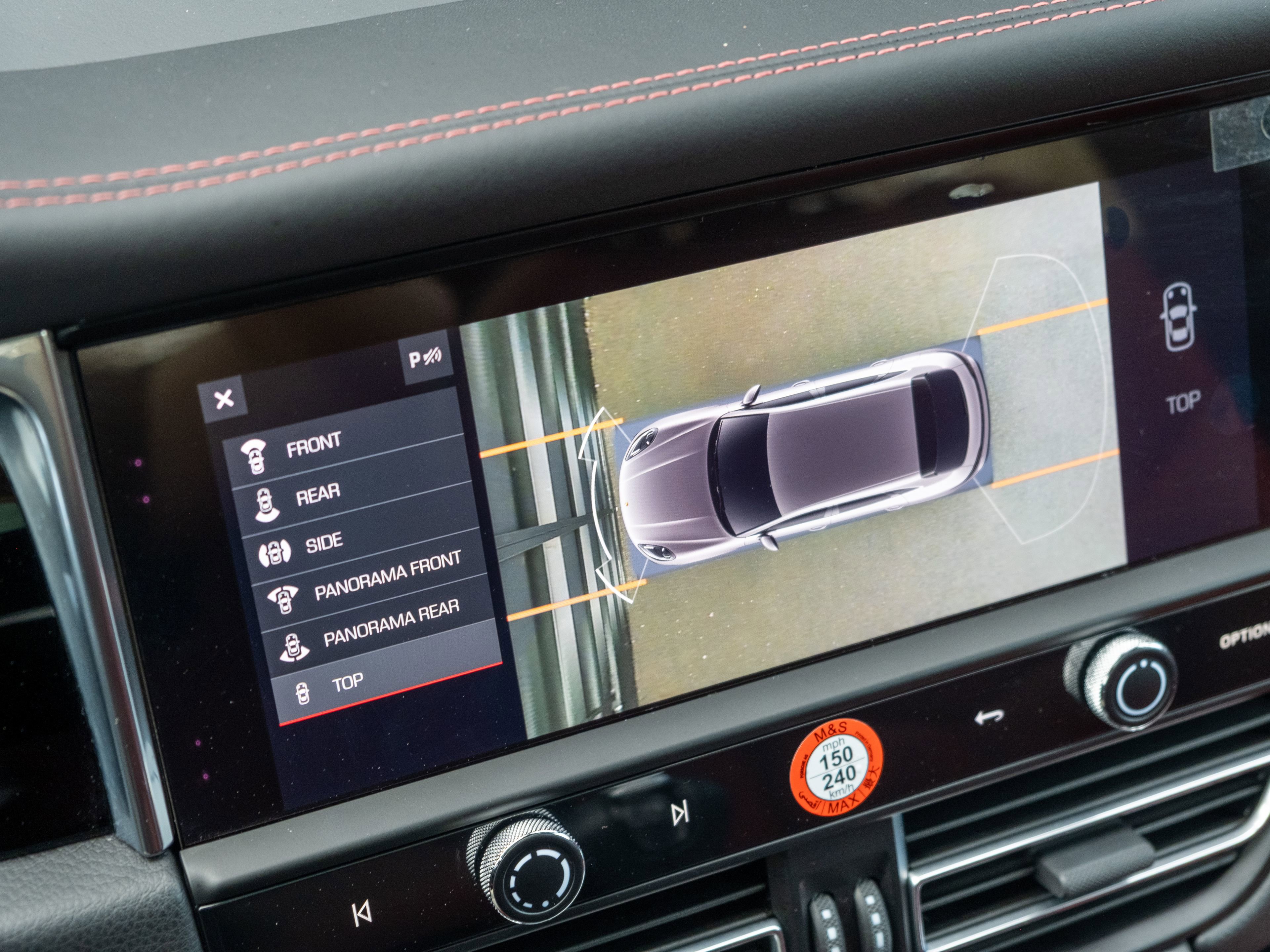 Certified 2025 Porsche Macan image 32