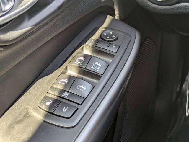 Used 2019 Jeep Cherokee Latitude Plus image 23