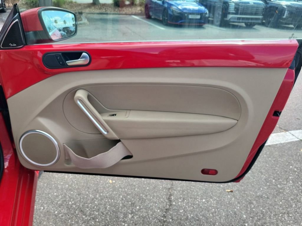 Used 2013 Volkswagen Beetle 2.5 image 36