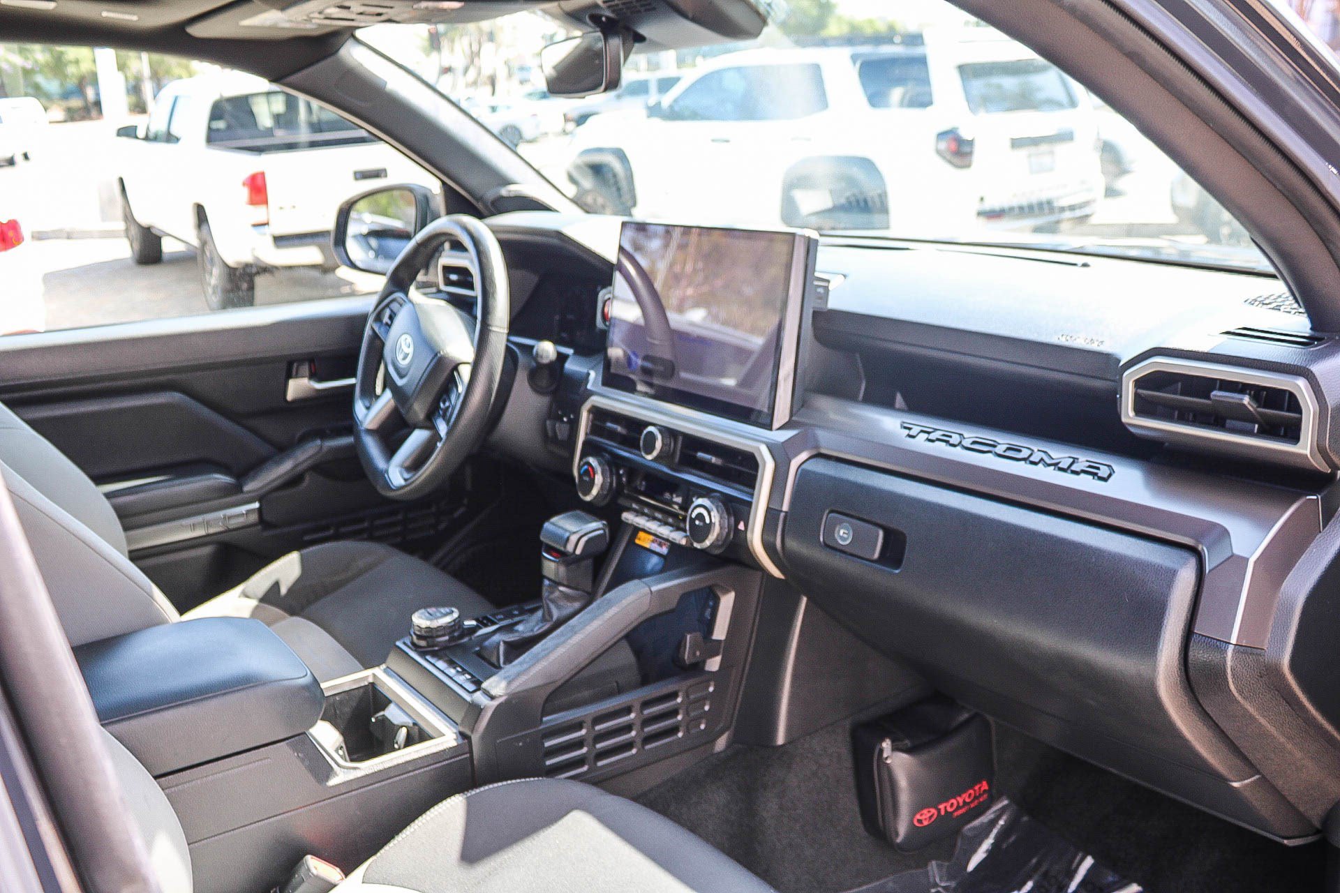 Used 2024 Toyota Tacoma TRD Off-Road w/ TRD Off Road Upgrade Package AWD/4WD image 18