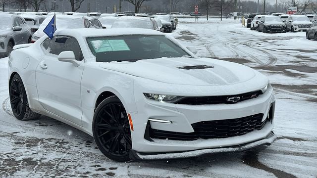 Used 2021 Chevrolet Camaro SS image 2