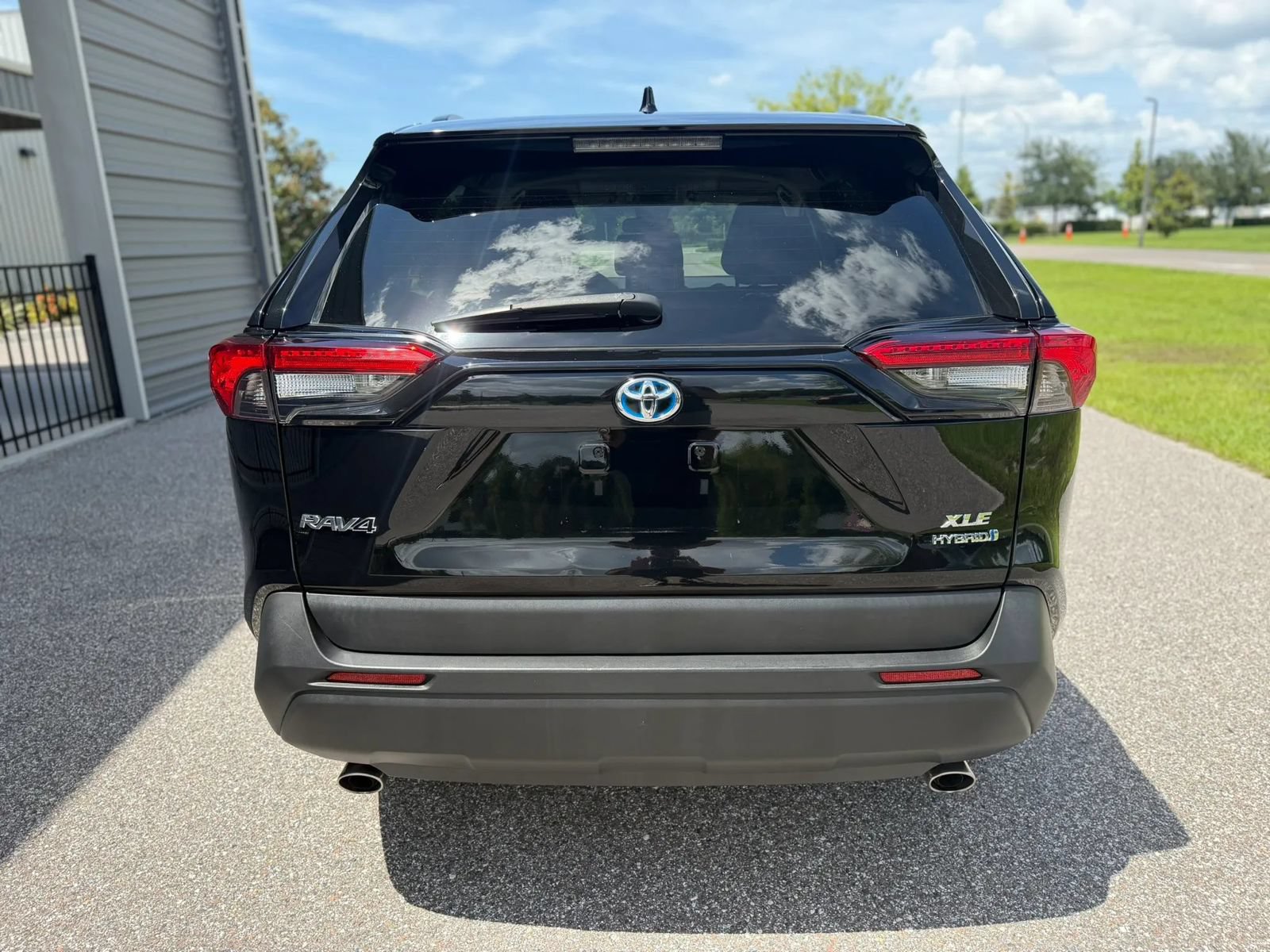 Used 2022 Toyota RAV4 XLE AWD/4WD image 7