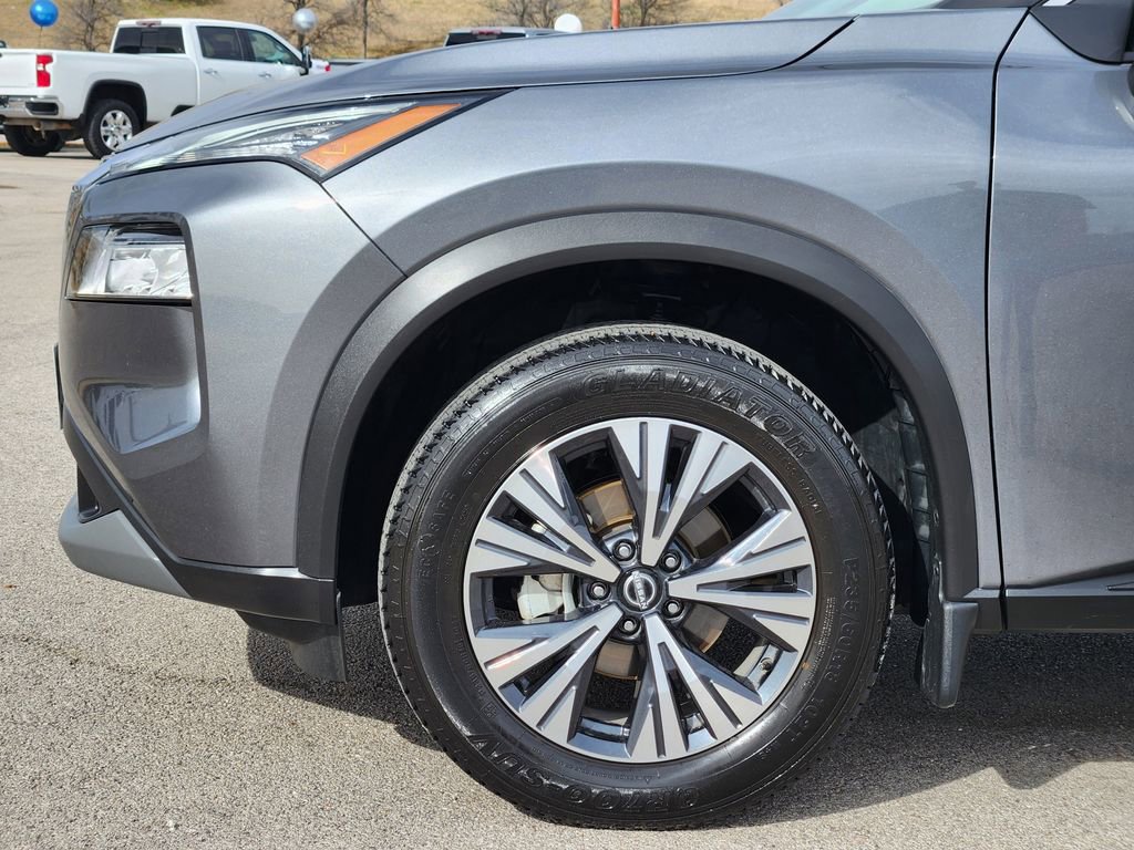 Used 2023 Nissan Rogue SV w/ SV Premium B Package image 8