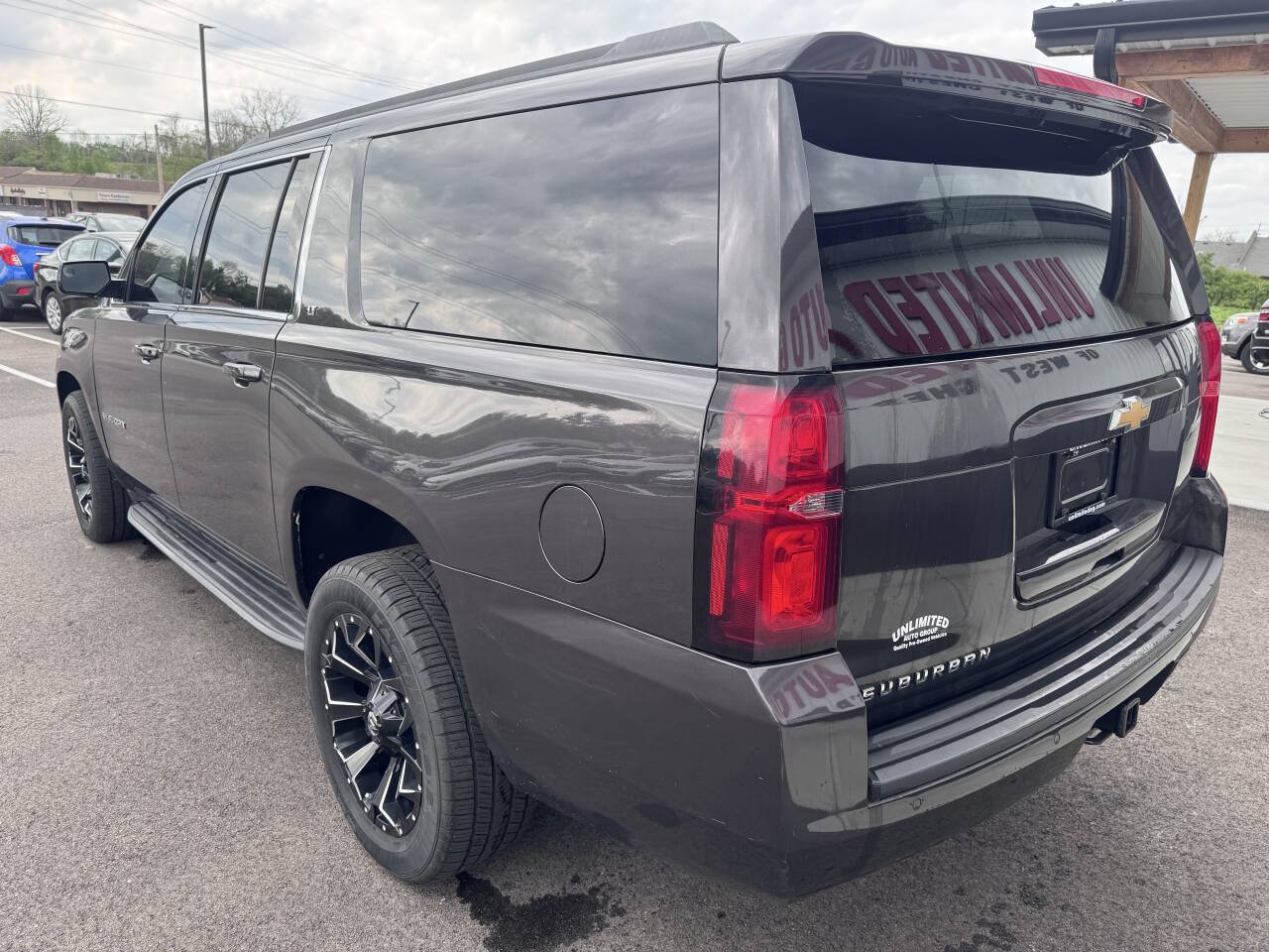 Used 2018 Chevrolet Suburban LT AWD/4WD image 9