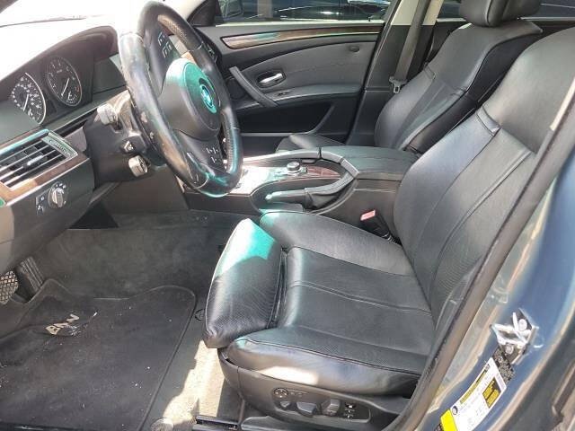 Used 2010 BMW 528i xDrive Sedan AWD/4WD image 4