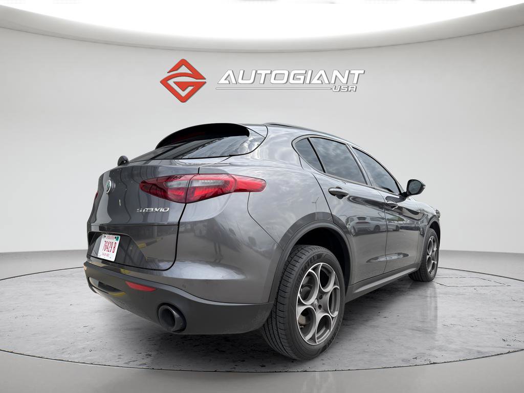 Used 2022 Alfa Romeo Stelvio Sprint RWD image 11