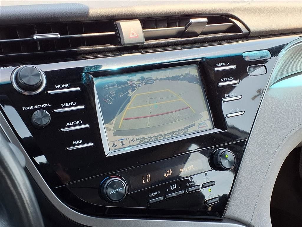 Used 2019 Toyota Camry SE w/ Convenience Package FWD image 7