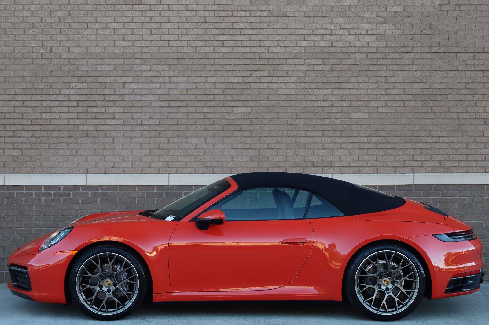 Used 2021 Porsche 911 Carrera w/ Premium Package RWD image 2
