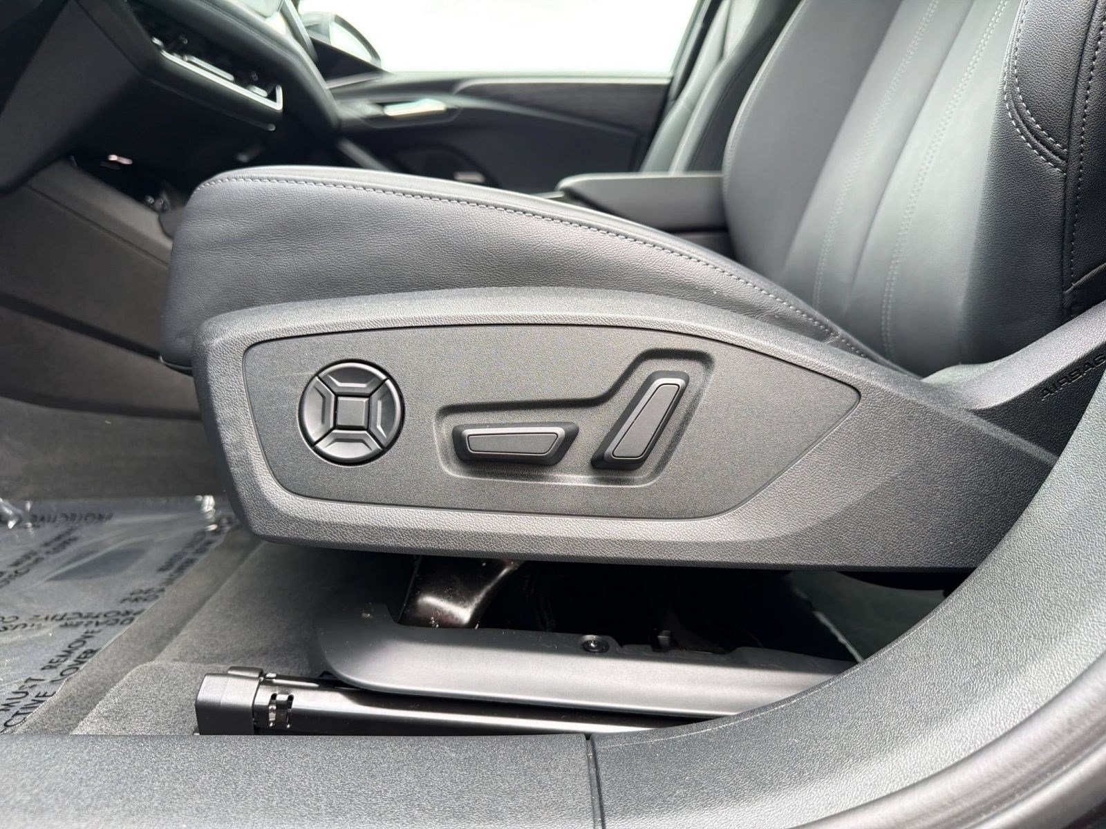 Certified 2025 Audi A6 e-tron Premium Plus w/ Premium Plus RWD image 15