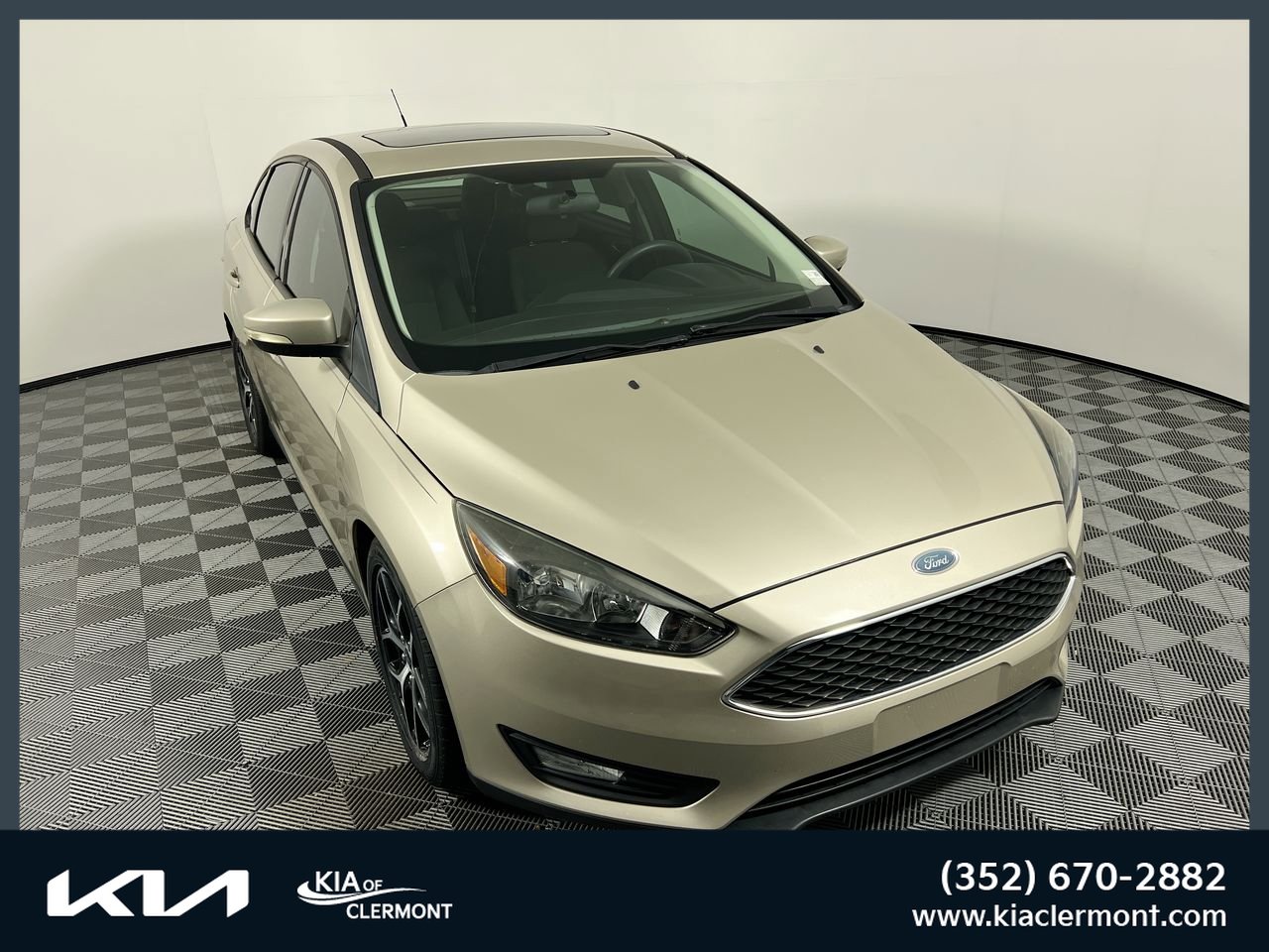 Used 2017 Ford Focus SEL FWD image 1