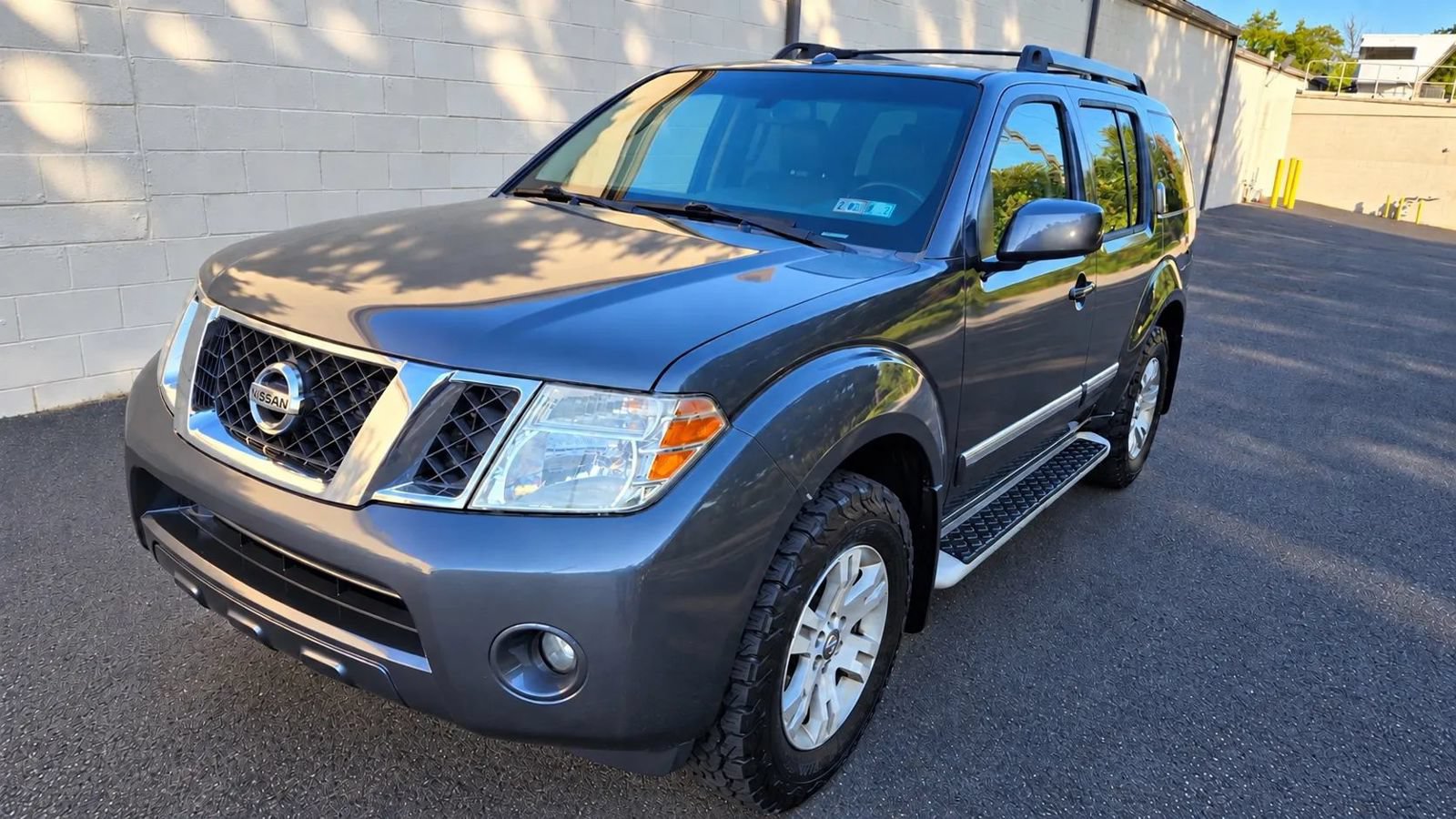 Used 2012 Nissan Pathfinder Silver AWD/4WD image 3