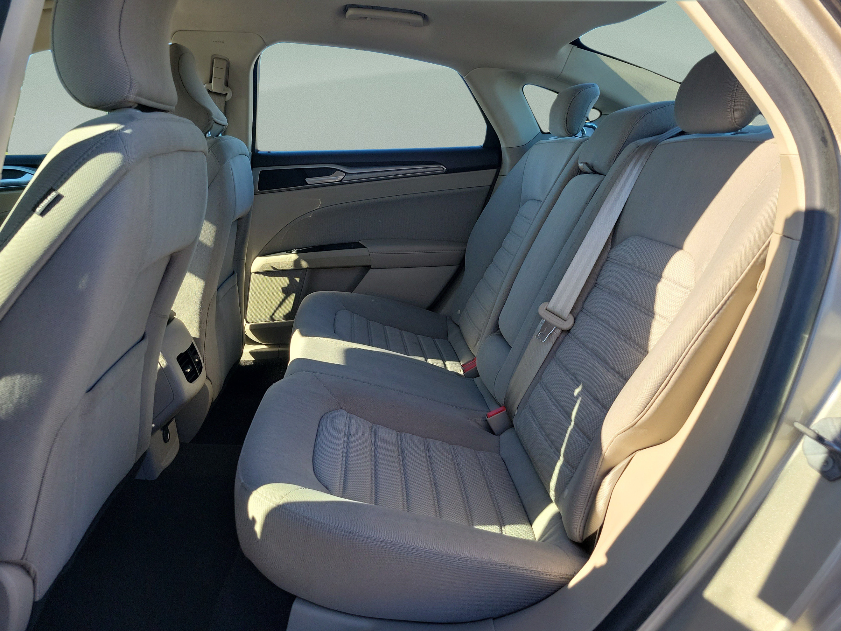 Used 2019 Ford Fusion SE FWD image 8