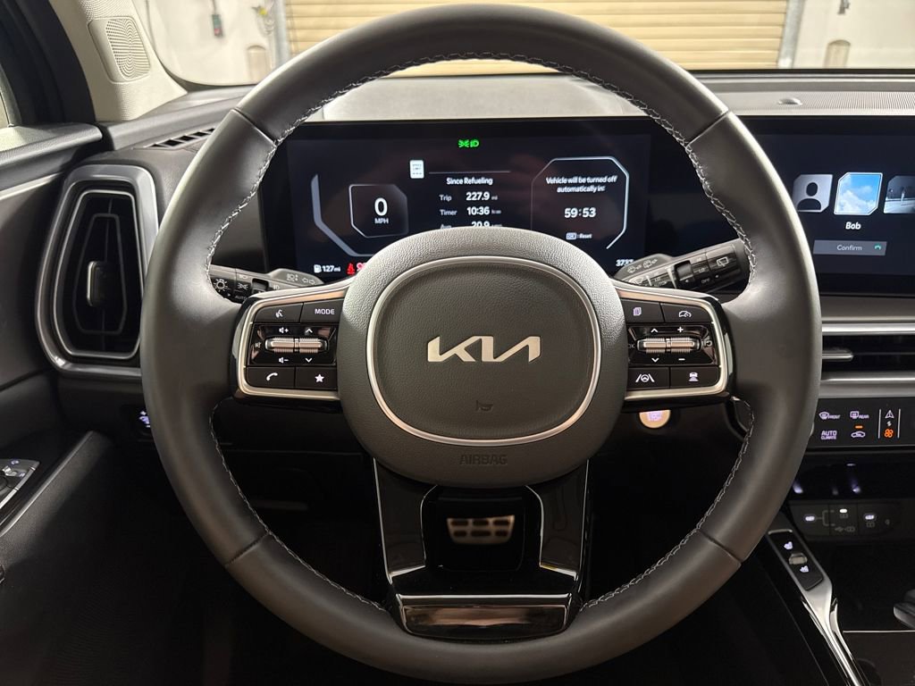Used 2025 Kia Sorento SX image 14