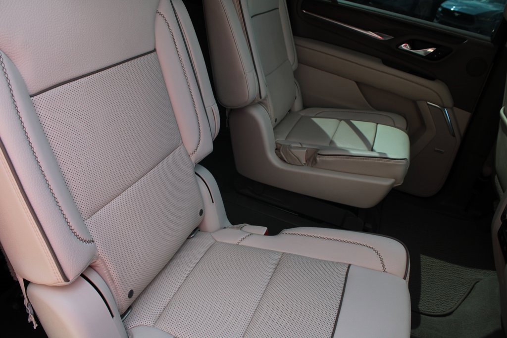 Used 2021 GMC Yukon XL Denali w/ Denali Premium Package image 10