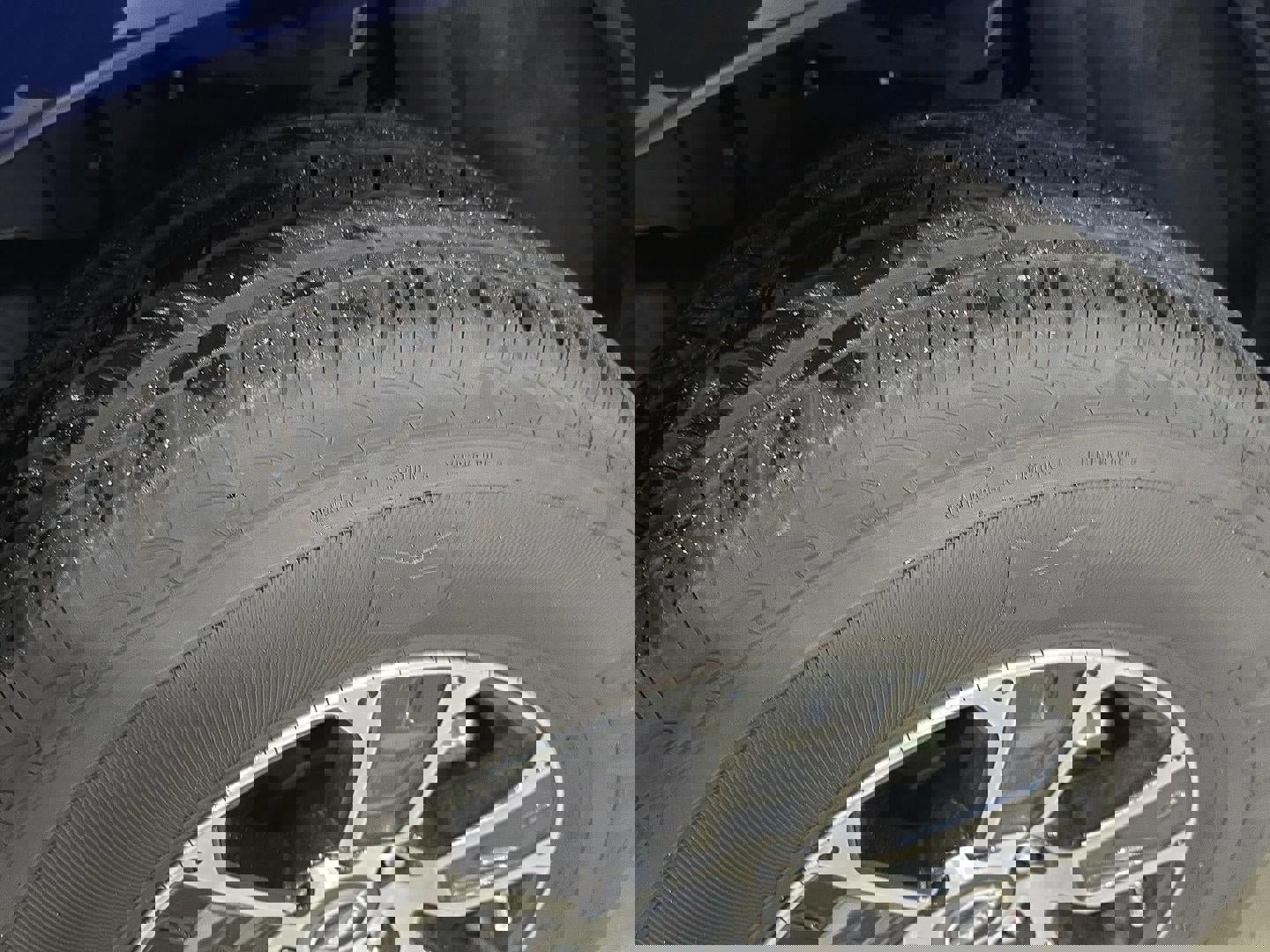 Used 2023 Nissan Titan SV w/ SV Convenience Package image 21