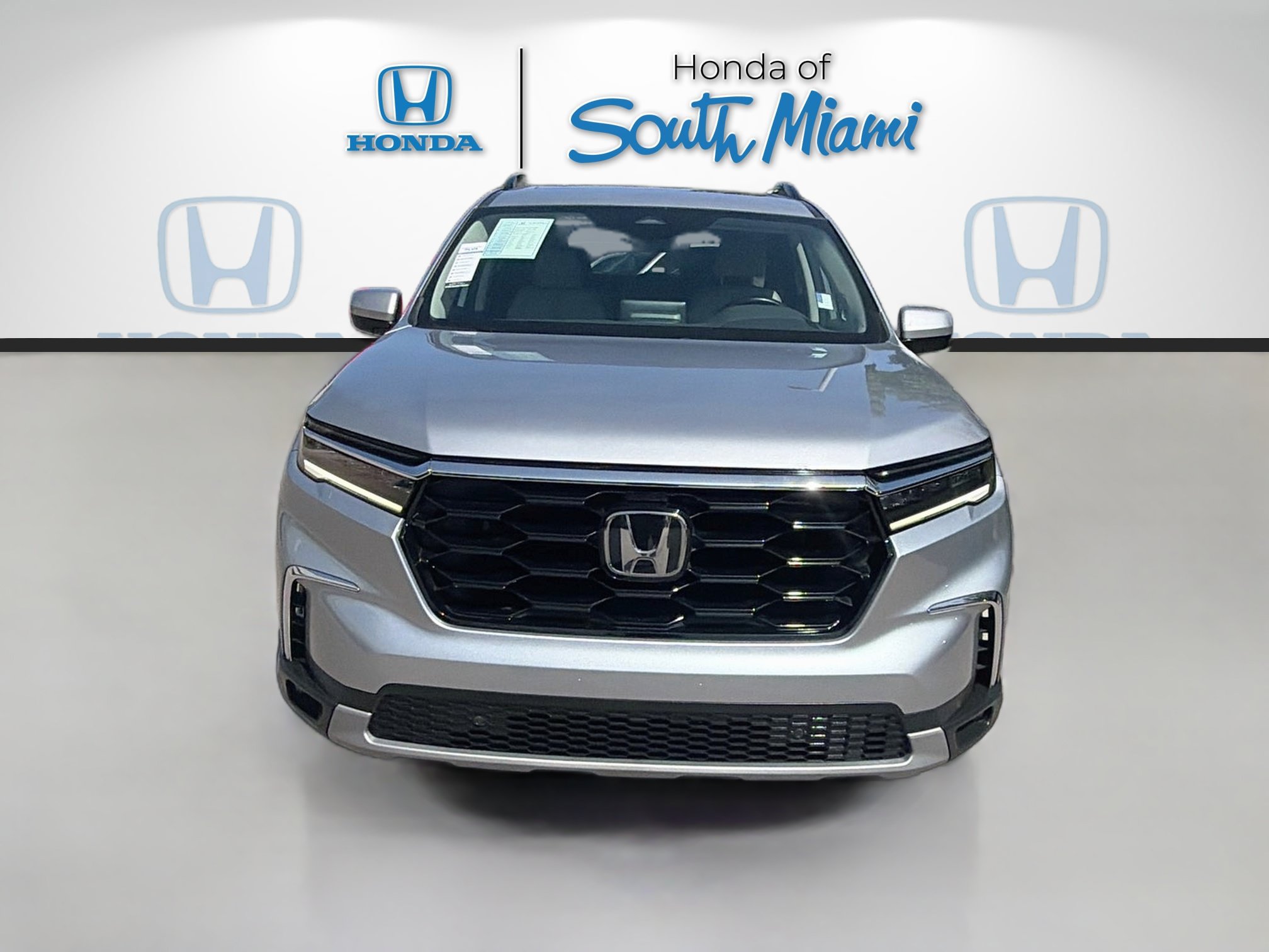 Certified 2024 Honda Pilot Touring image 2
