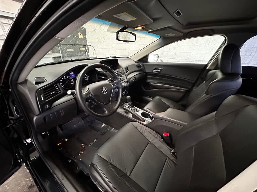 Used 2015 Acura ILX w/ Technology Package FWD image 2