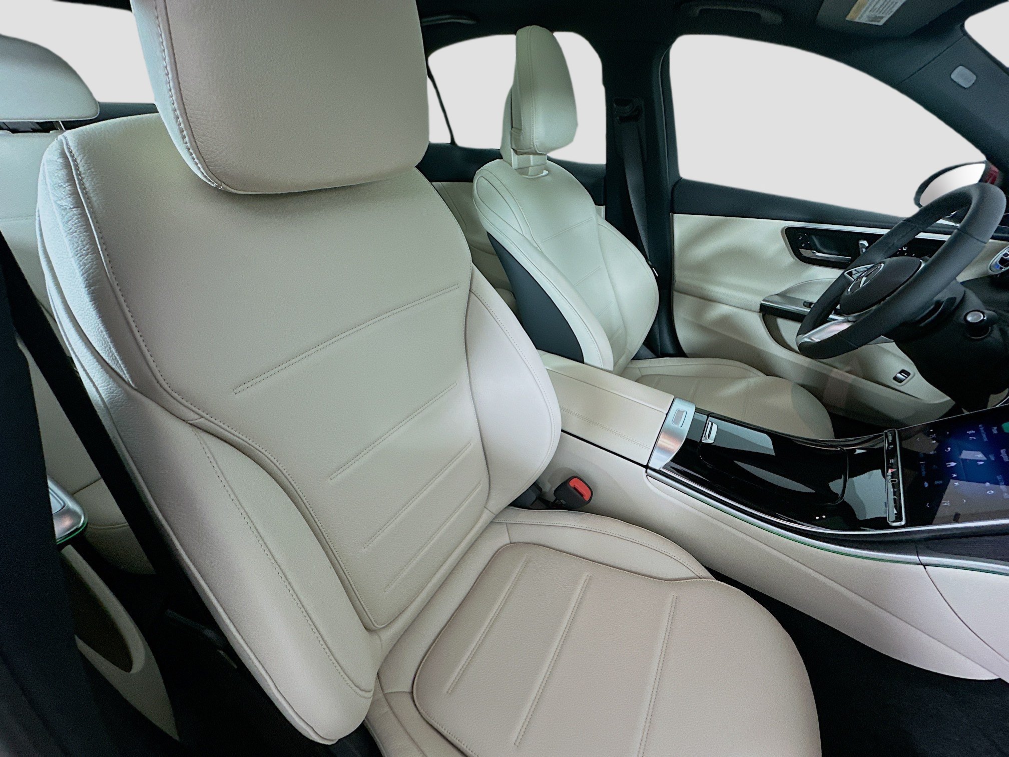 Certified 2026 Mercedes-Benz C 300 4MATIC Sedan image 36