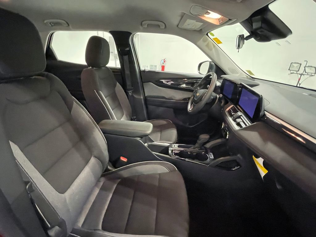 Used 2024 Chevrolet TrailBlazer LS image 24