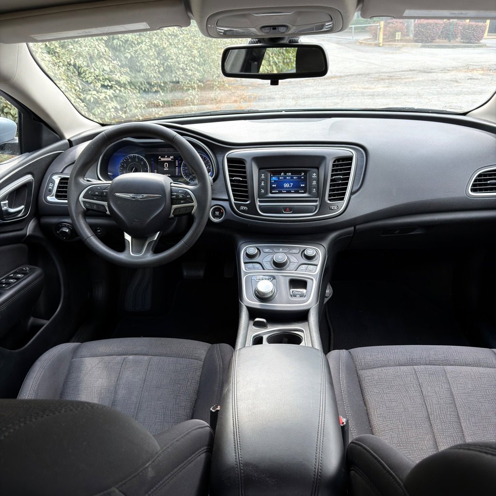 Used 2015 Chrysler 200 Limited image 23