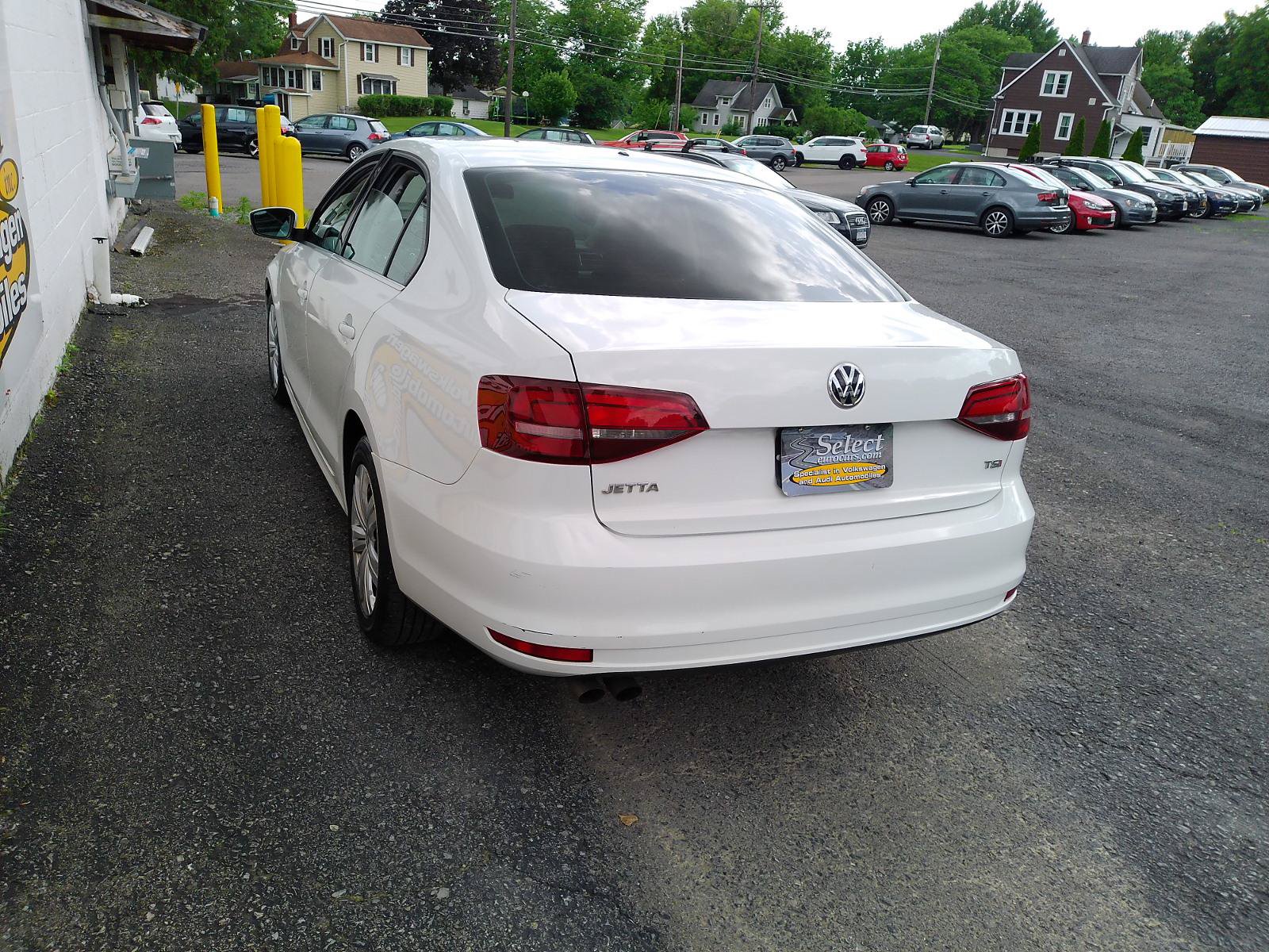 Used 2017 Volkswagen Jetta S w/ Jetta S Cold Weather Package FWD image 3