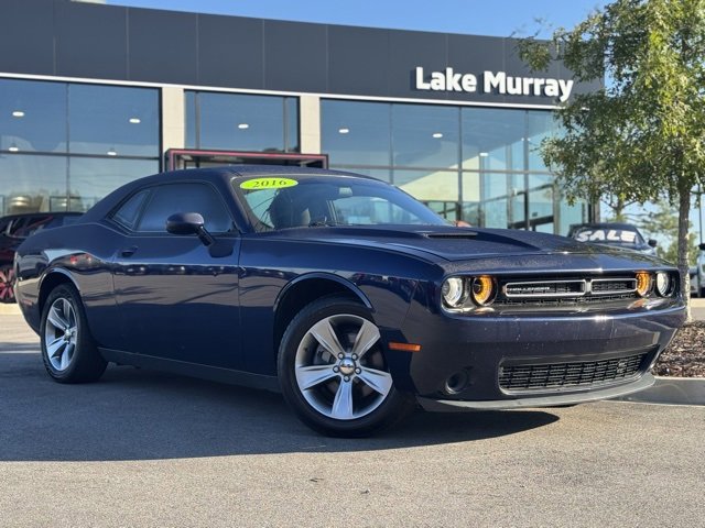 Used 2016 Dodge Challenger SXT w/ Driver Convenience Group image 1