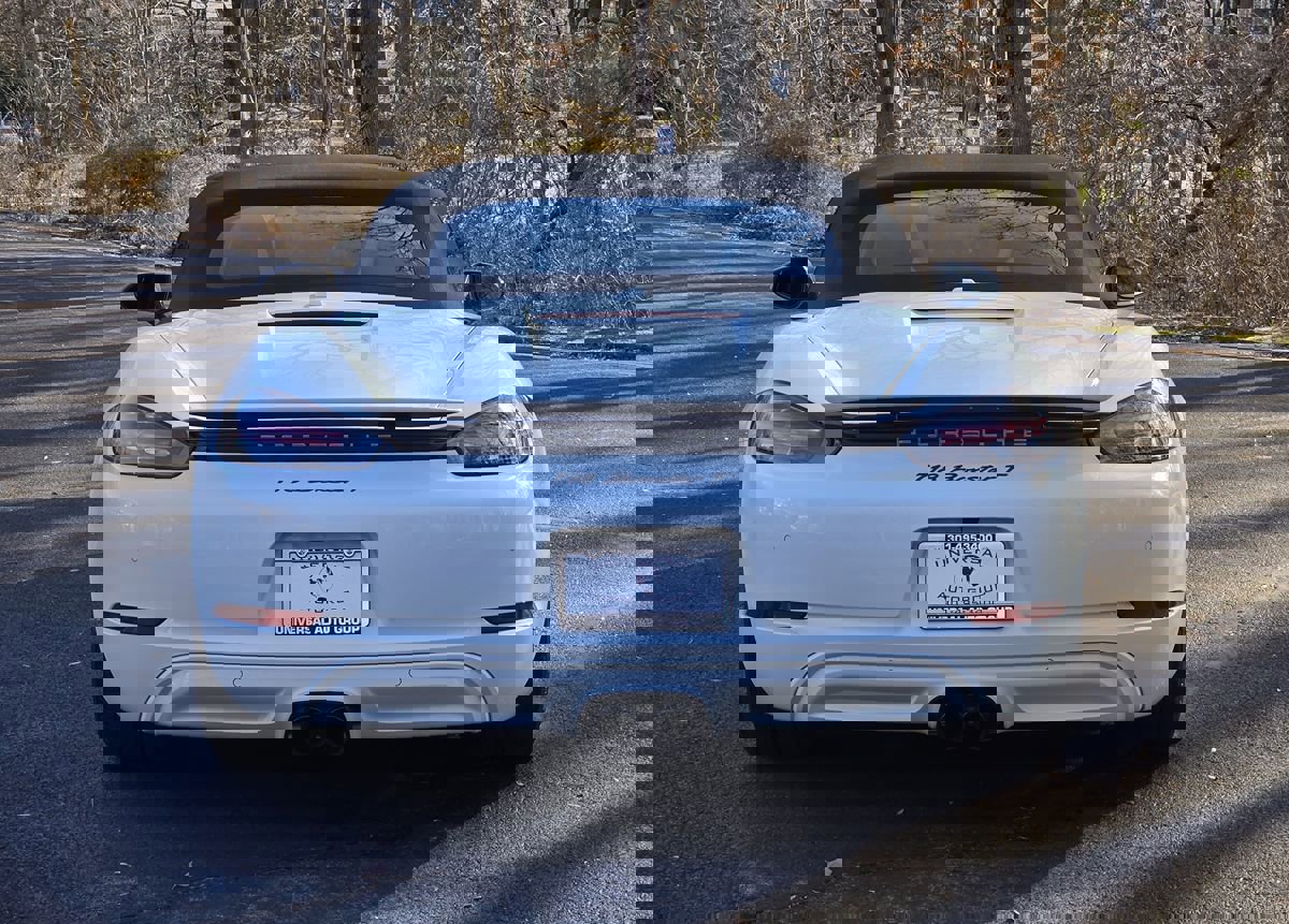 Used 2023 Porsche 718 Boxster image 11