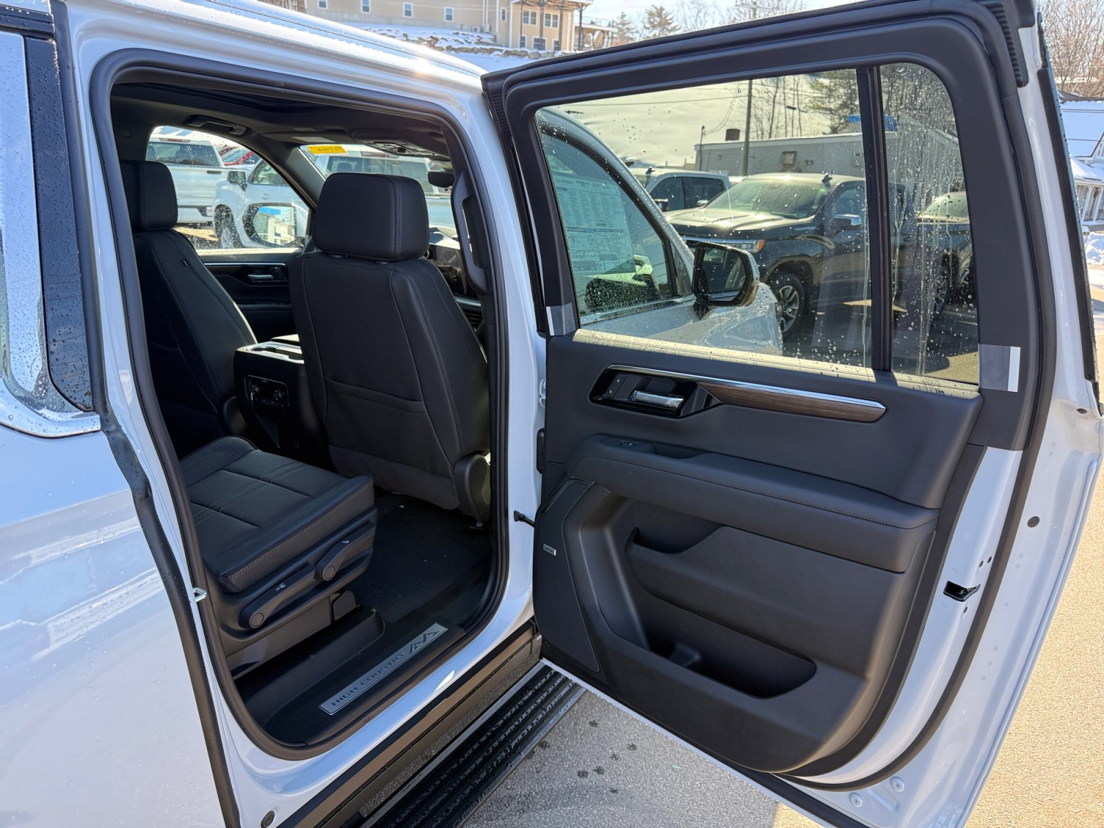 New 2026 Chevrolet Suburban High Country image 26
