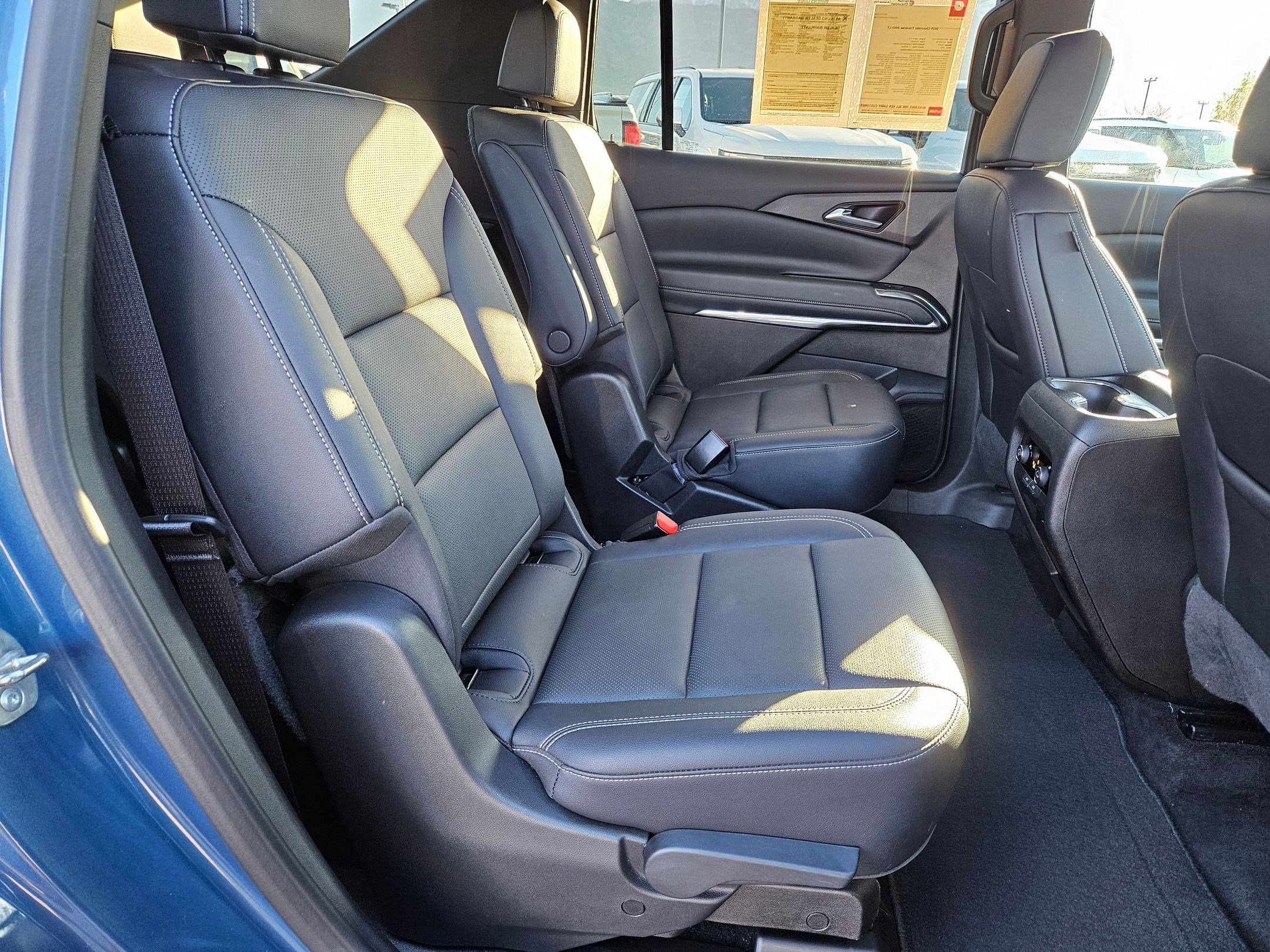 Used 2025 Chevrolet Traverse LT AWD/4WD image 30