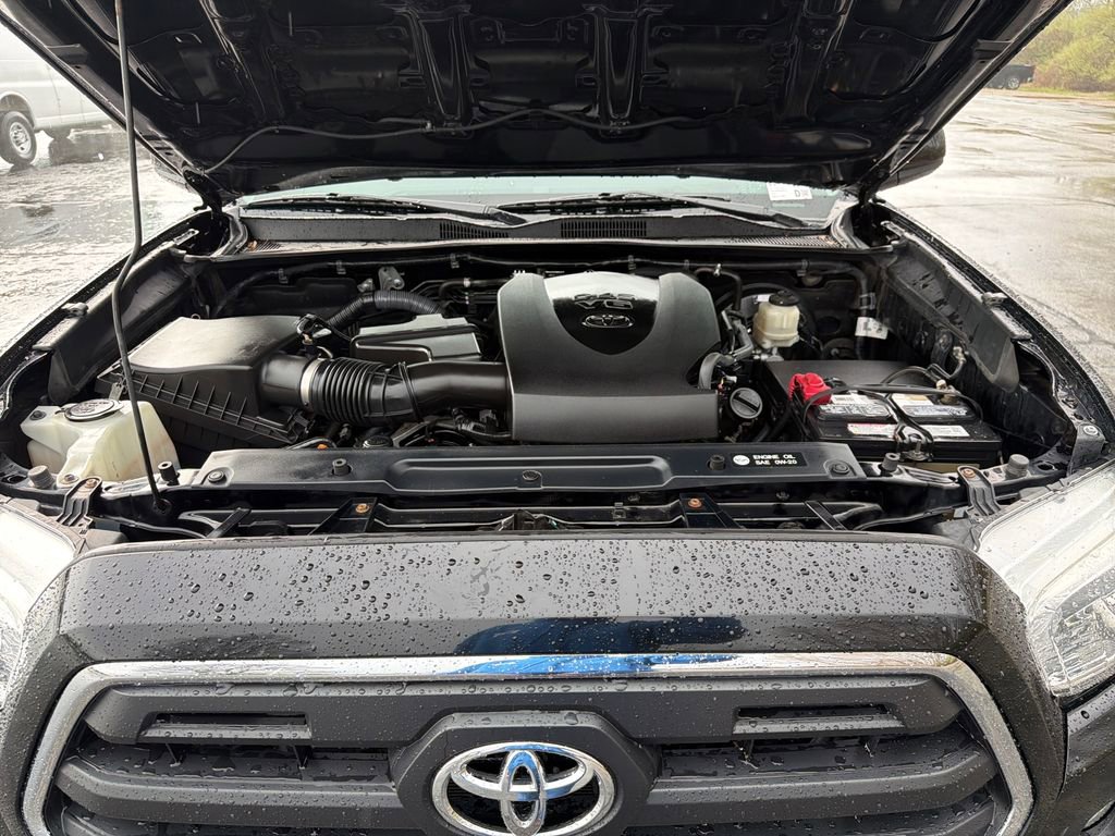 Used 2017 Toyota Tacoma SR5 w/ Tow Package AWD/4WD image 32