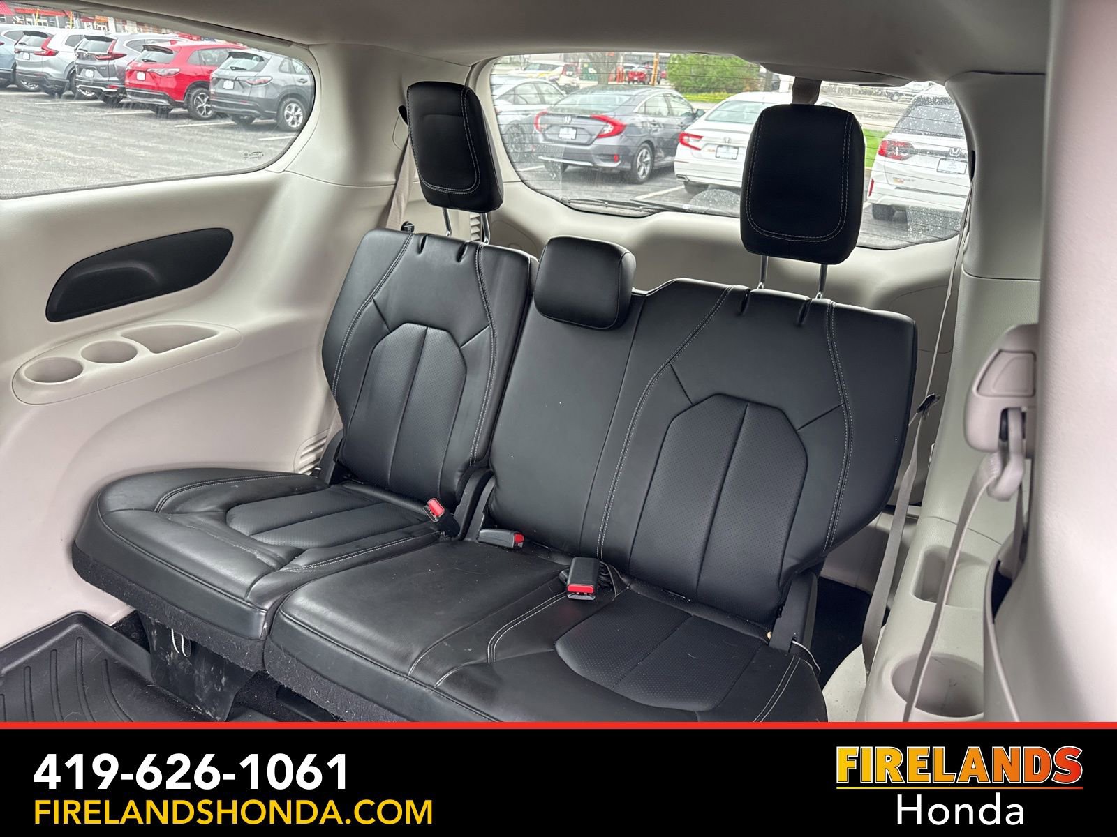 Used 2023 Chrysler Pacifica Touring-L image 29