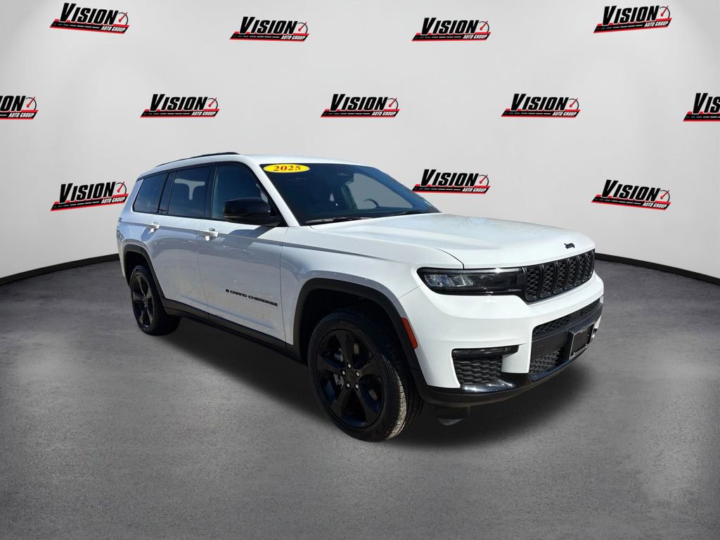 Used 2025 Jeep Grand Cherokee L Limited w/ Black Appearance Package image 3