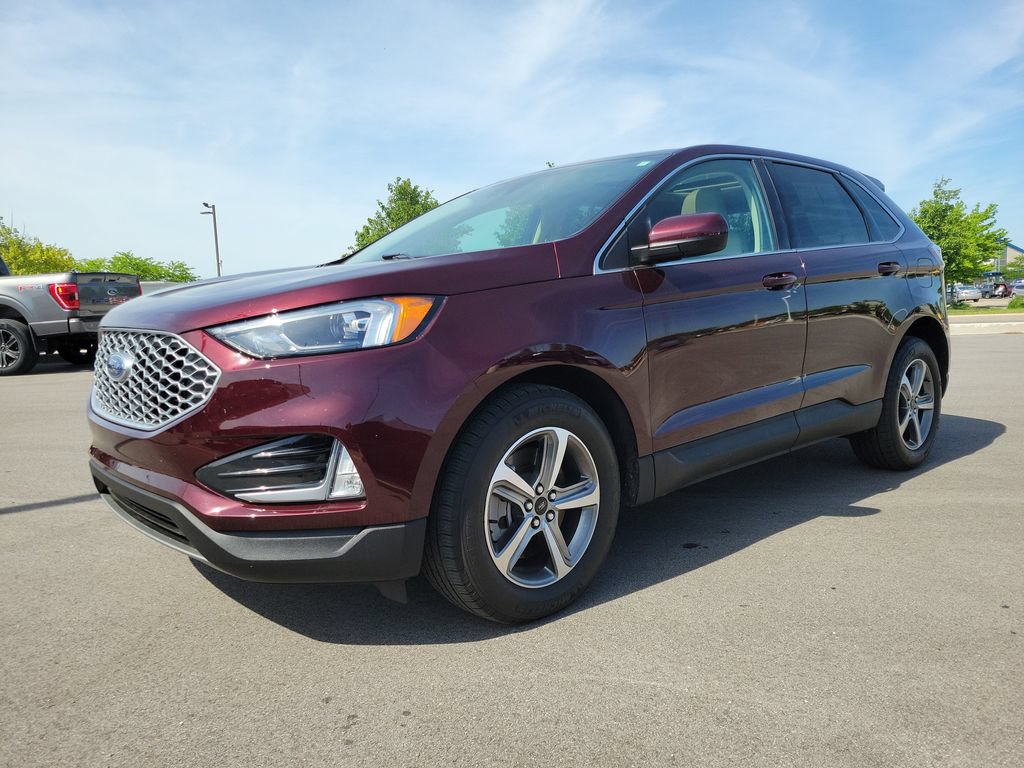 Used 2023 Ford Edge SEL w/ Convenience Package AWD/4WD image 2