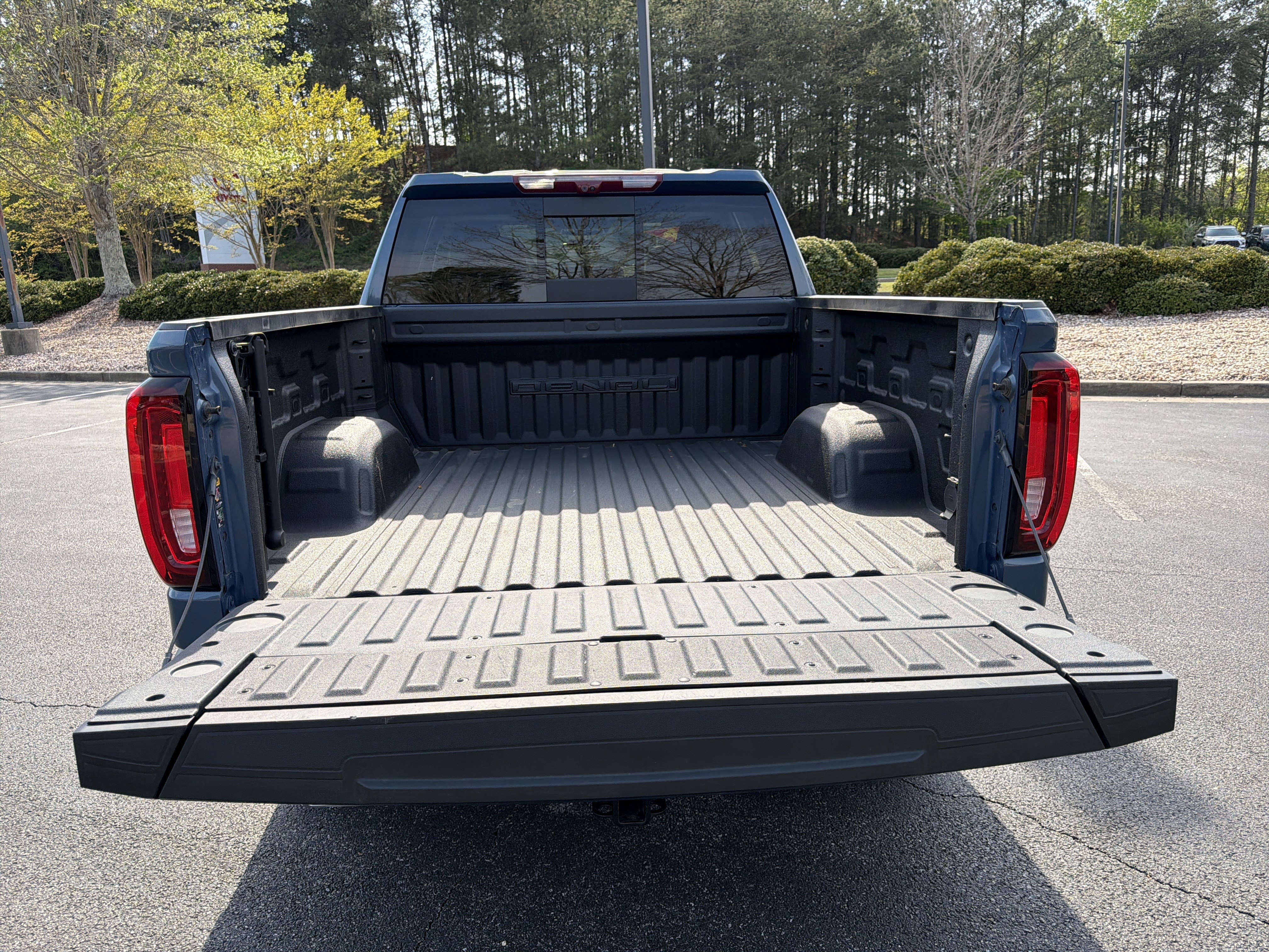 Used 2024 GMC Sierra 1500 Denali w/ Denali Reserve Package AWD/4WD image 17