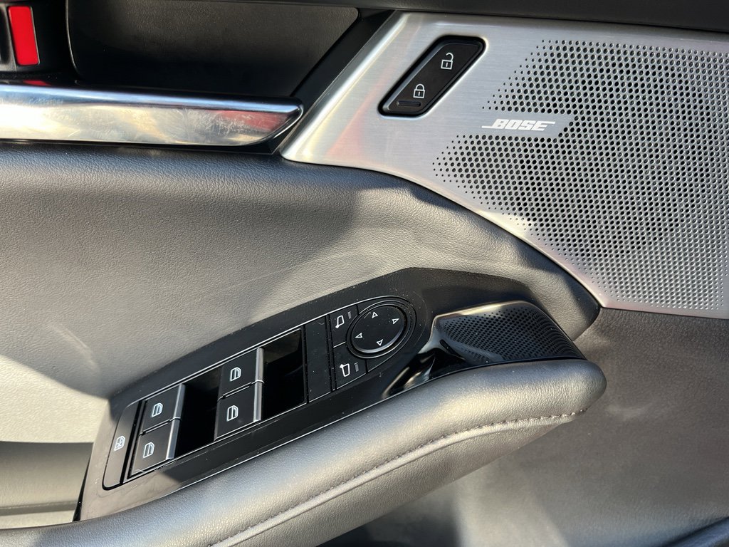 Certified 2025 MAZDA MAZDA3 Hatchback w/Premium Plus Pkg image 9