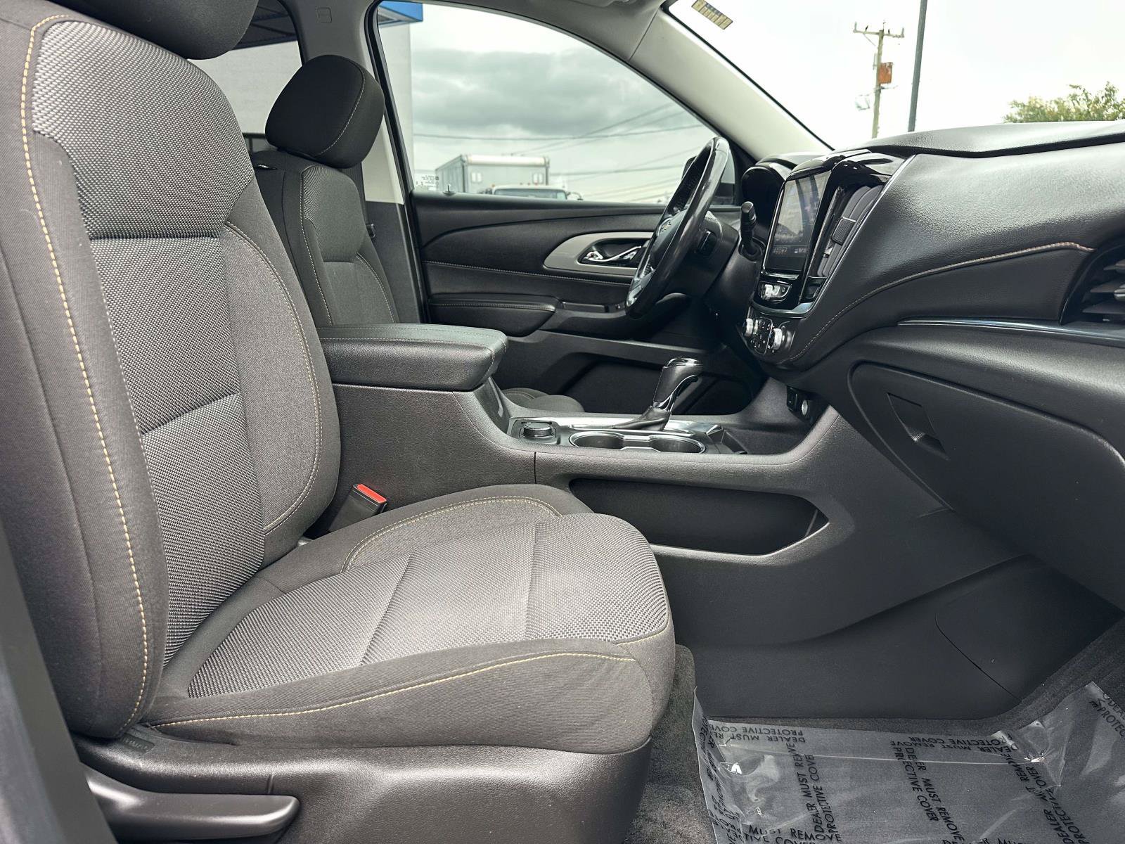 Used 2020 Chevrolet Traverse LT w/ Driver Confidence II Package AWD/4WD image 29