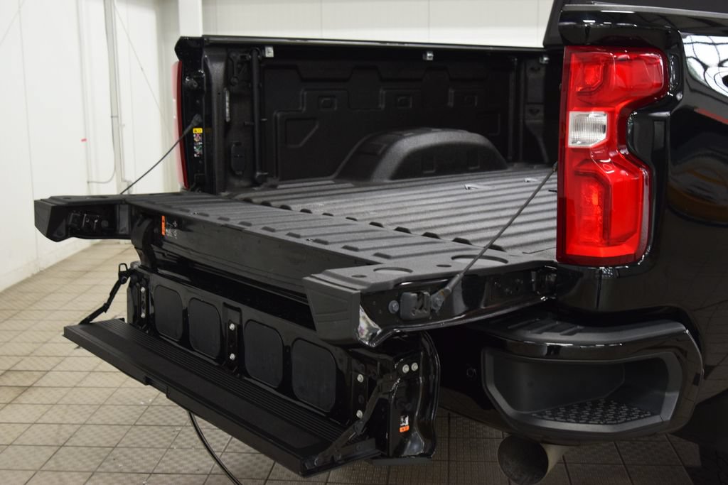 Used 2024 Chevrolet Silverado 2500 High Country w/ Technology Package AWD/4WD image 30