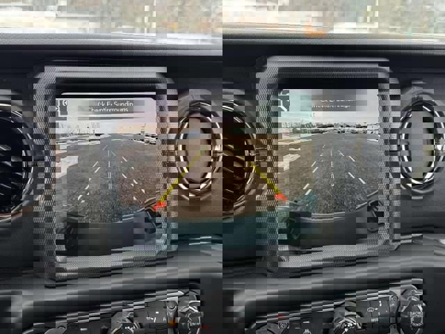 Used 2023 Jeep Gladiator Overland image 22