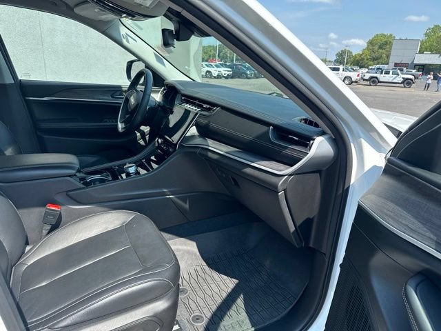 Used 2023 Jeep Grand Cherokee Limited w/ Black Appearance Package AWD/4WD image 25