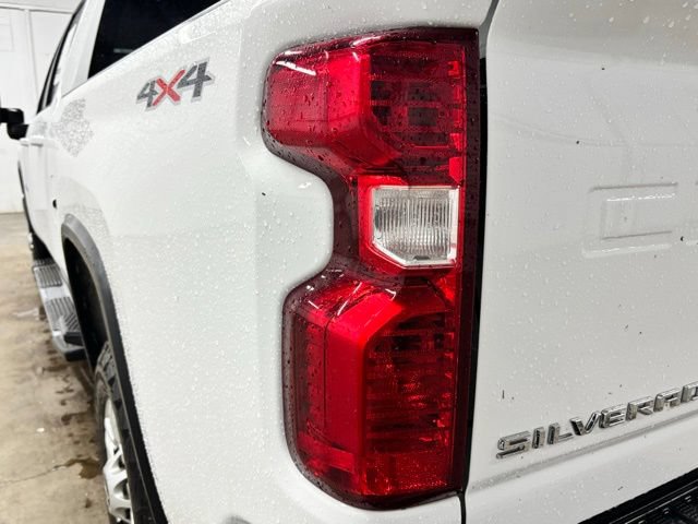 Used 2024 Chevrolet Silverado 2500 LT AWD/4WD image 7