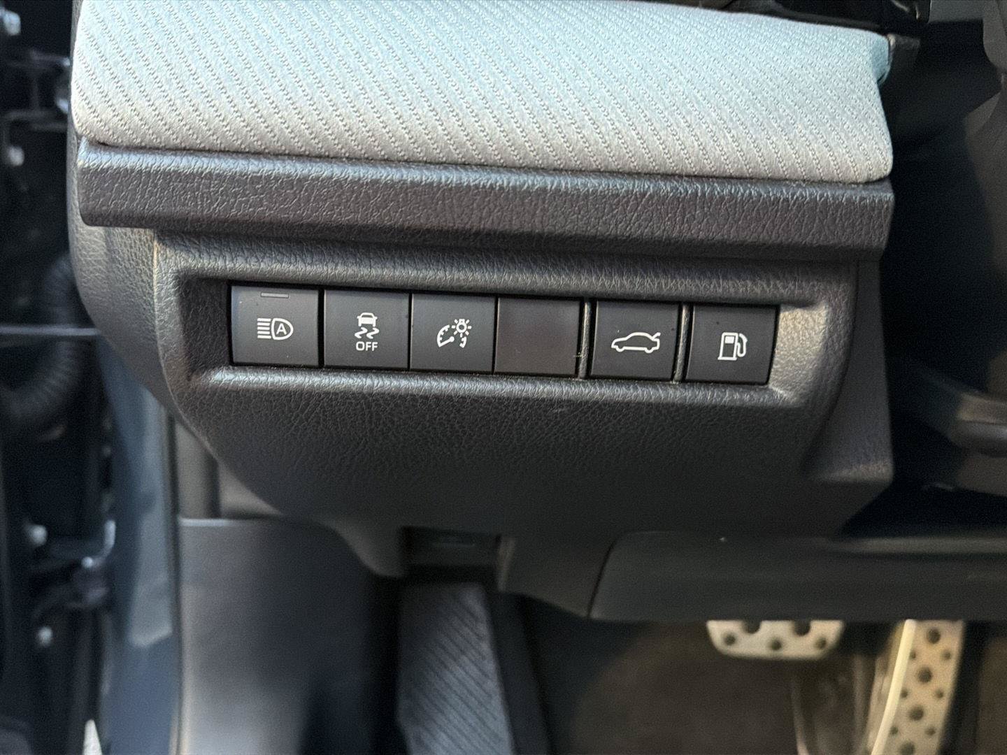 Used 2025 Toyota Camry SE w/ Multimedia Upgrade Package FWD image 19