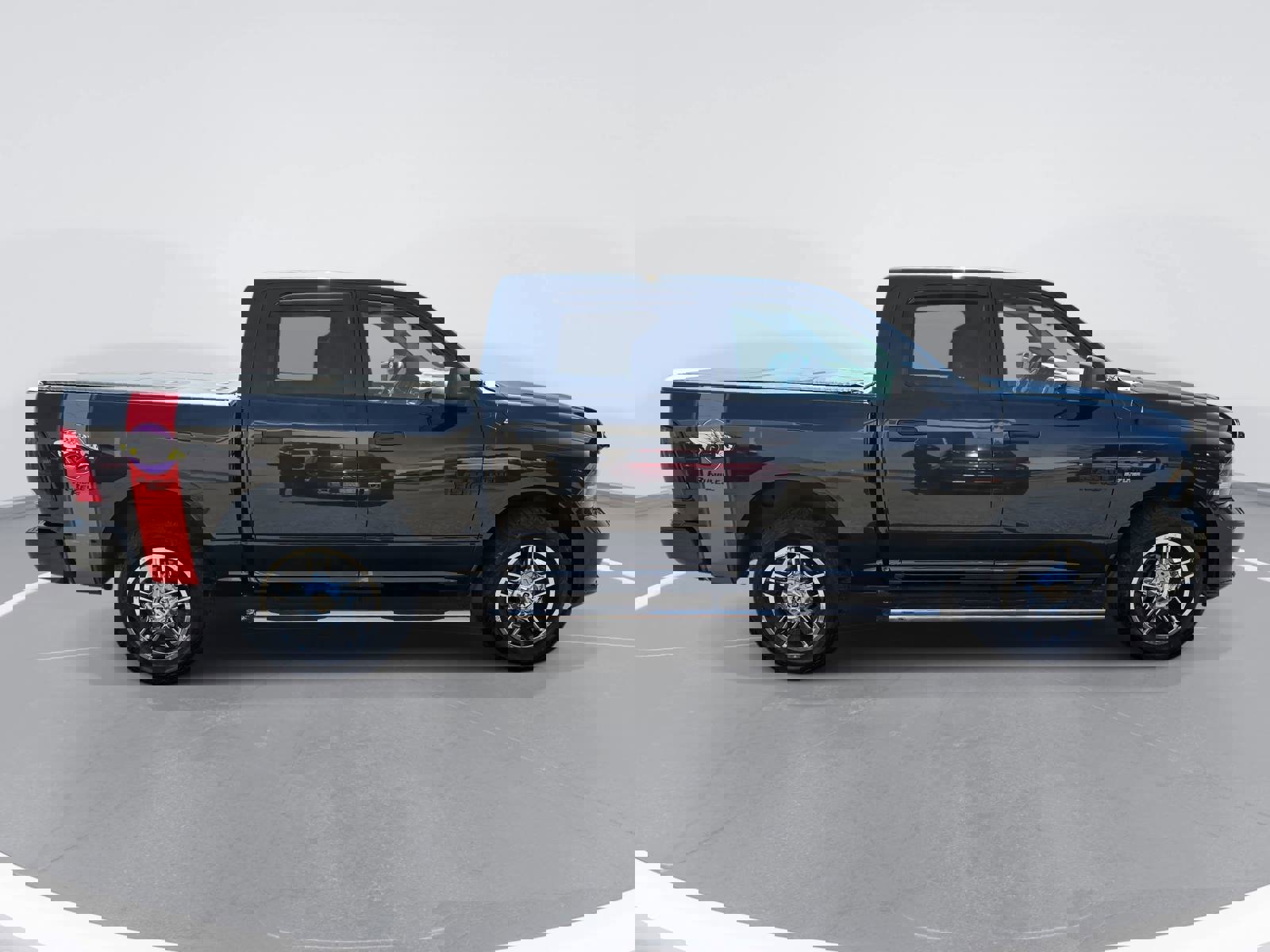 Used 2017 RAM 1500 Express w/ Express Value Package image 4