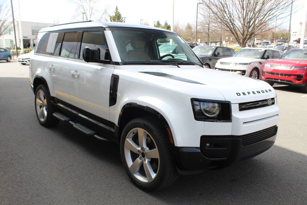 New 2026 Land Rover Defender 130 X-Dynamic SE image 8