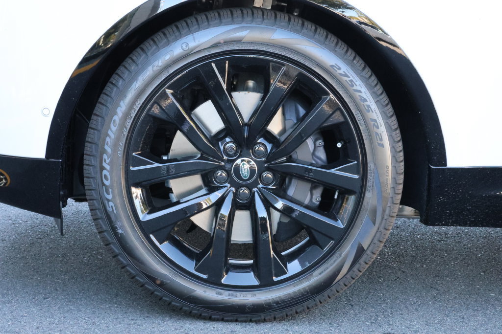 New 2026 Land Rover Discovery Limited Edition AWD/4WD image 5
